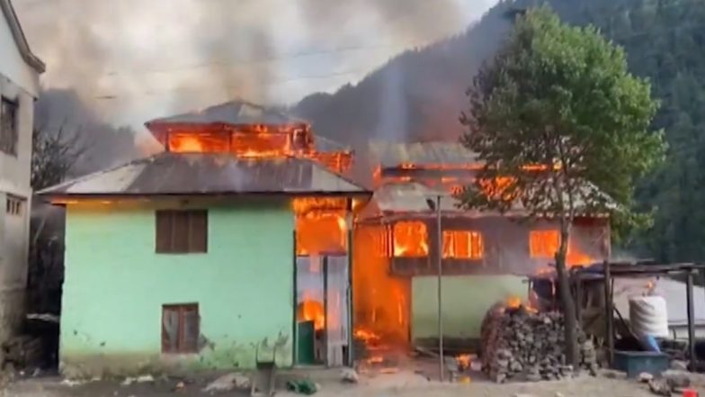 Kishtwar Fire: Blaze Erupts at Madarsa in Jammu and Kashmir (Watch Video)