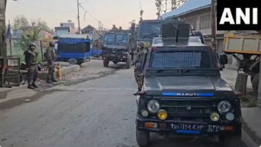 Jammu and Kashmir Encounter: Fierce Gunfight Underway Between Security Forces, Terrorists in Kulgam's Redwani Payeen Area (Watch Video)