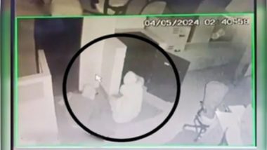 Nashik Robbery: PPE-Clad Thieves Clean ICICI Home Finance Locker of Rs 5 Crore Gold Jewellery (Watch Video)