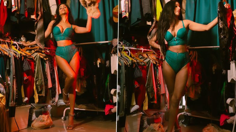 Poonam Pandey Hot Pics: Nasha Actress Flaunts Hot Bod In Sexy Sea Green Lingerie, Asks Fans To Pick Her OTTD