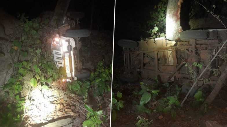 Chhattisgarh Road Accident: Two CAF Personnel Killed, Two Injured After Vehicle Overturns in Balrampur (See Pics)