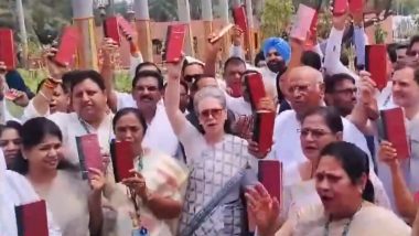 Sonia Gandhi, Rahul Gandhi Protest Along With INDIA Bloc Leaders in Parliament Premises Ahead of First Session of 18th Lok Sabha (Watch Video)