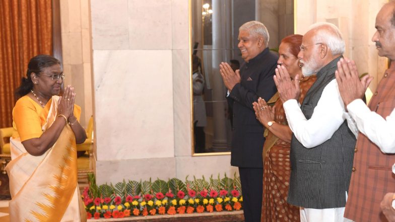 President Droupadi Murmu Hosts Farewell Dinner for Outgoing Union Council of Ministers, Led by PM Narendra Modi, at Rashtrapati Bhavan (See Pics)