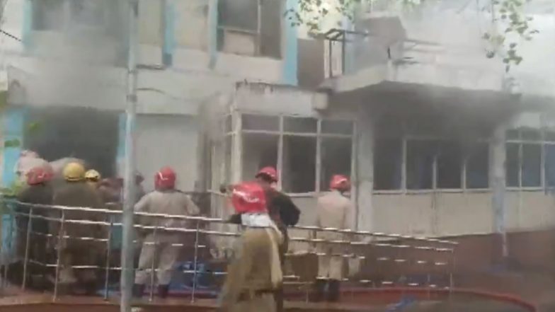 Delhi Fire Video: Blaze Erupts at Safdarjung Hospital's Old Emergency Building, Multiple Fire Tenders Deployed