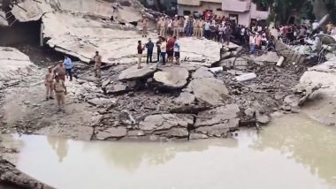 Uttar Pradesh: Six Injured After Water Tank Collapses in Residential Colony in Mathura  (Watch Videos)