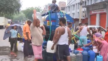 Delhi Water Crisis: Okhla Phase 2, Kusumpur Pahari Receive Water Supply Through Tankers Amid Water Shortage (Watch Videos)