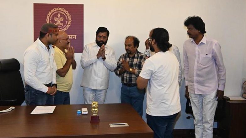 Pune Porsche Crash Case: Maharashtra CM Eknath Shinde Meets Deceased’s Kin, Directs City Commissioner To Initiate Strict Action Against Illegal Pubs (See Pics and Video)