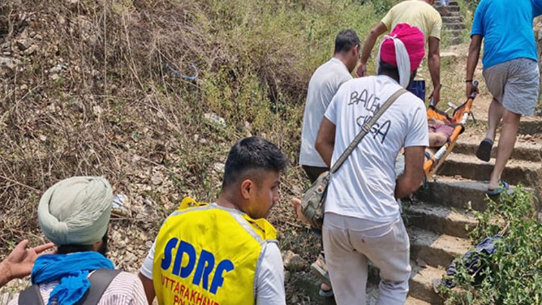 Rudraprayag Accident: 10 People Killed, 13 Injured As Tempo Traveller Falls Into Deep Gorge on Badrinath Highway in Uttarakhand (Watch Video)