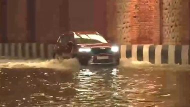 Delhi Rains: After Death of Elderly Man, Movement of Traffic Restricted at Okhla Underpass Due to Waterlogging (Watch Videos)