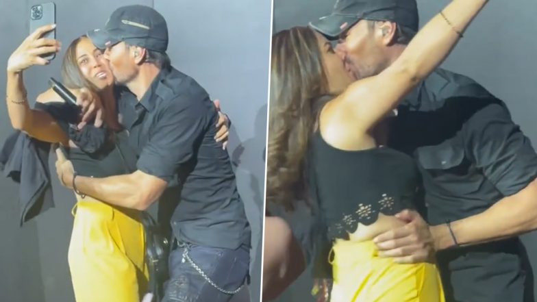Did Enrique Iglesias Indulge in a Steamy On-Stage Kiss With Neha Kakkar in This Viral Clip? Here&rsquo;s the Truth!