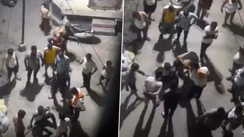 Lynching Caught on Camera in UP: Mob Attacks and Kills Man With Swords on Suspicion of Theft in Aligarh, Four Arrested After Disturbing Video Surfaces