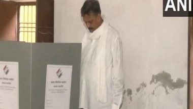 India News | SP's Ghazipur LS Candidate Afzal Ansari Casts His Vote