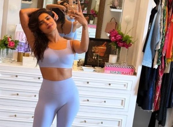 Entertainment News | Priyanka Chopra's Mirror Selfie Offers Glimpse of Her Walk-in Closet