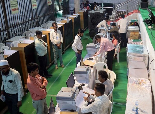 India News | Lok Sabha Polls: Counting of Votes Begins Amid Tight Security