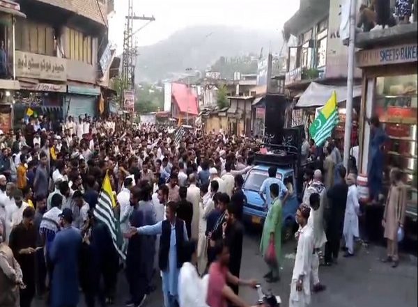 World News | PoJK: Traders Demand FIR Against PM, Release of Arrested Leaders
