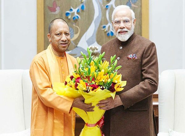India News | PM Modi Extends Wishes to UP CM Yogi Adityanath on His 52nd Birthday