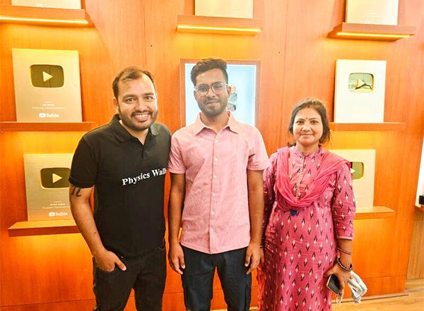 Business News | Physics Wallah's (PW) Tathagat Awatar Achieves NEET AIR 1, Scores Perfect 720