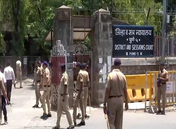 India News | Pune Car Crash: Teen's Parents Accused for Blood Sample Manipulations Sent to Police Custody Till June 10