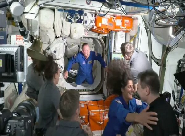 World News | Sunita Williams Breaks into Jig Onboard Space Station After Arrival on NASA's Boeing Capsule