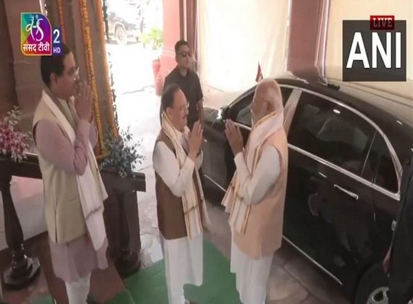 India News | Prime Minister Modi Attends Meeting of NDA in Parliament