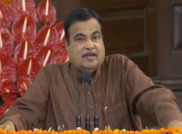 India News | Nitin Gadkari Supports Proposal of Naming Narendra Modi as the NDA Parliamentary Party Leader