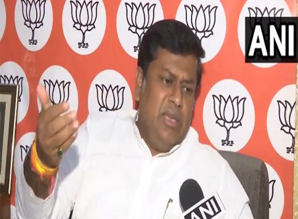 India News | Rahul Gandhi Will Not Be Able to Work as Leader of Opposition Effectively: BJP Leader Sukanta Majumdar