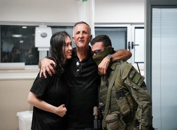 World News | Israel: Rescued Hostage Noa Argamani Reunites with Family After Harrowing Captivity