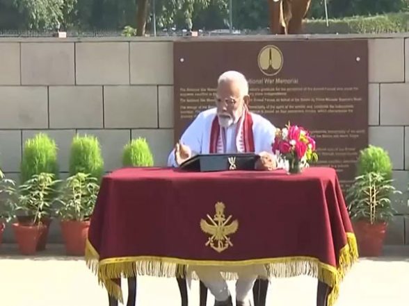 Modi Sign India News | PM-elect Narendra Modi Signs Visitor's Book After Laying ...