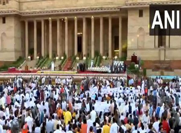 India News | Stage Set for Narendra Modi's Swearing-in  as PM, Guests Arrive at Rashtrapati Bhawan