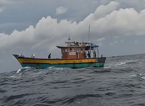 India News | Indian Navy Swiftly Responds to Distress Call from Fishing Vessel Near Andamans