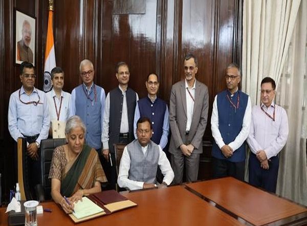 Business News | Nirmala Sitharaman Formally Takes Charge of Finance Ministry