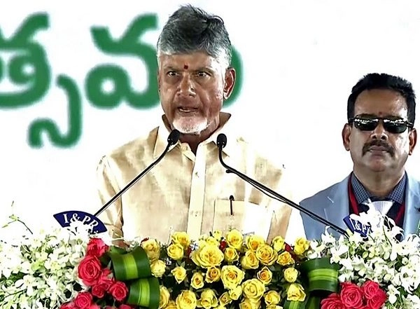 India News | Andhra CM Chandrababu Naidu, Family to Have Darshan of Lord Venkateswara at Tirumala