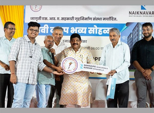 Business News | Naiknavare Developers Hands Over Homes to 80 Families at 'Jagruti' Slum Rehabilitation Project in Santacruz, Vakola