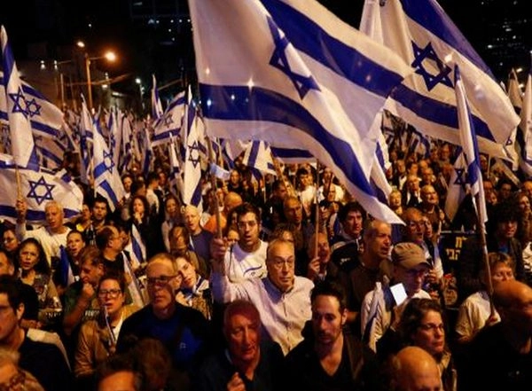 World News | Tens of Thousands of Protesters Gather in Front of Knesset, Urge Early Elections, Release of Hostages in Gaza