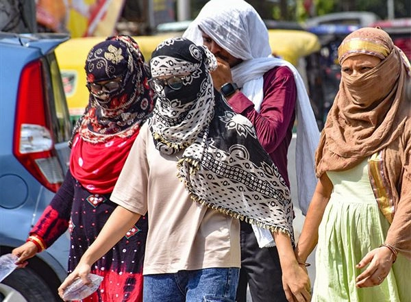 India News | Delhi Health Minister Chairs Emergency Meeting as Heatstroke Cases Surge in Delhi