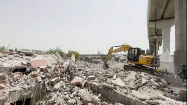 India News | Lucknow: Last Remaining Building of Akbarnagar Locality Demolished, Debris Being Cleared