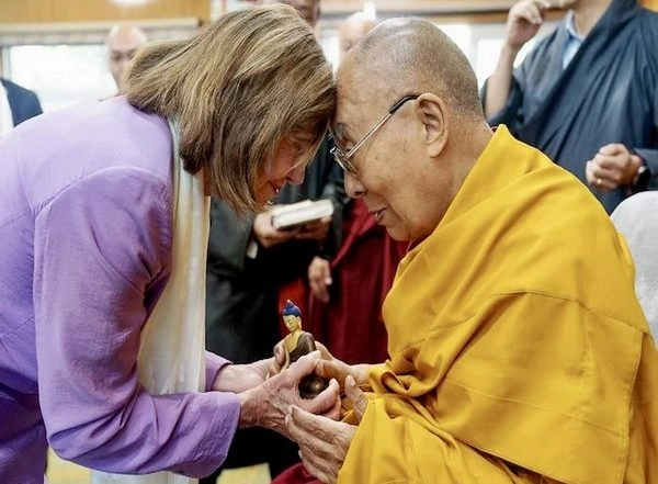 World News | Former US House Speaker Pelosi 'strongly Reaffirms Congressional Support for People of Tibet'