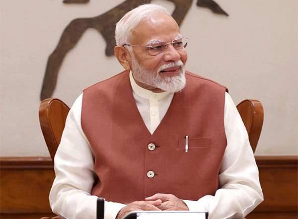 India News | PM Modi on His Way to Srinagar, to Lead Yoga Day Celebrations Tomorrow