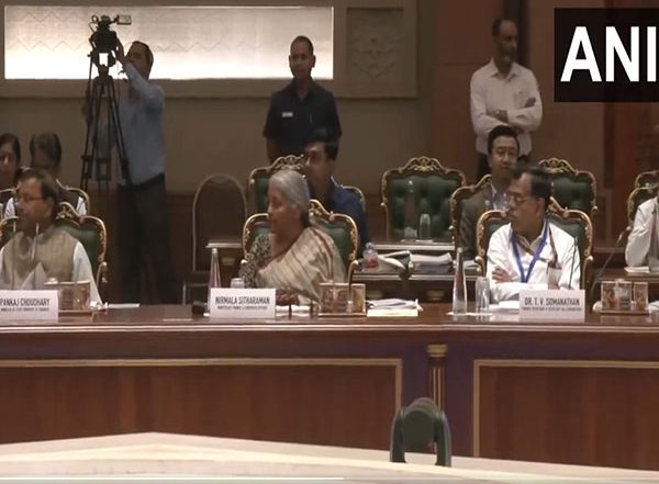 Business News | Union Finance Minister Sitharaman Chairs Pre-budget Meeting with Finance Ministers of States, UTs; GST Council to Meet Later Today