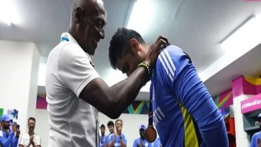 Sports News | T20 WC: Viv Richards Presents Suryakumar with 'Fielder of the Match' Award, Gives Special Message to Team India