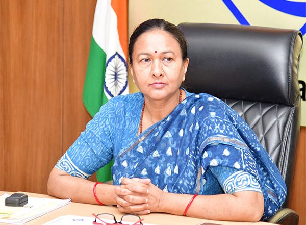 India News | Uttarakhand Chief Secretary Radha Raturi Instructs to Take Strict Action in Cases of Fake Birth, Death Certificates