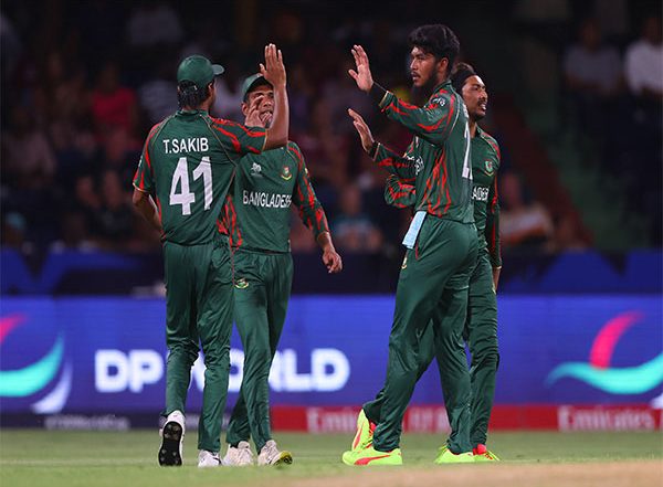 Sports News | T20 WC: Rishad's Three-wicket Haul Restricts Afghanistan to 115/5 Against Bangladesh