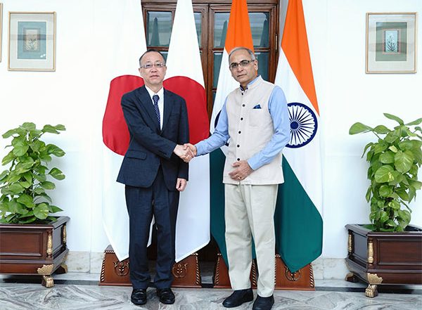 World News | Foreign Secy Vinay Kwatra Discusses Global Issues of Mutual Concern with Japanese Foreign Ministry Officials