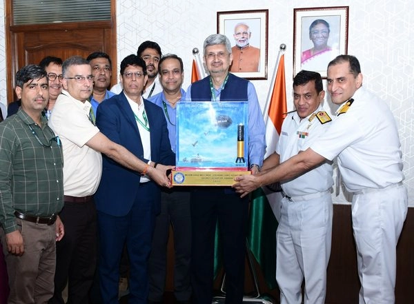 India News | DRDO Hands over Medium Range-Microwave Obscurant Chaff Rocket to Indian Navy