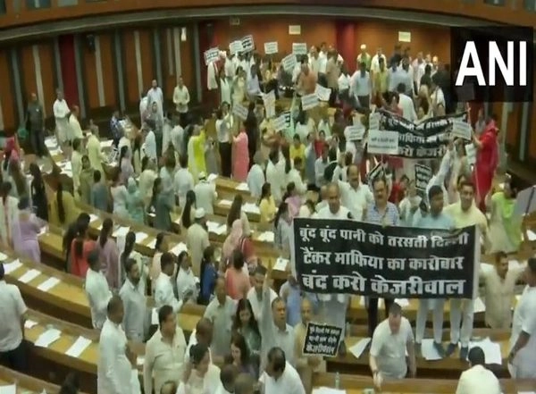 India News | BJP Protests Against Delhi CM Arvind Kejriwal over Water Crisis