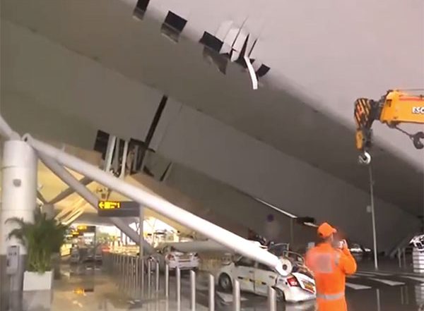 India News | Delhi Airport Canopy Collapse: Flight Operations from Terminal 1 Suspended Till Further Notice
