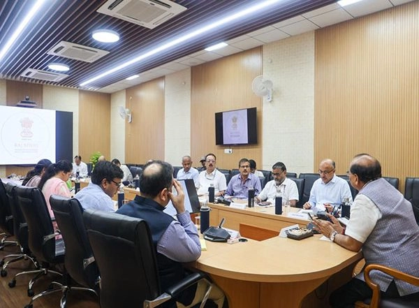 India News | Lieutenant Governor of Delhi Convenes Emergency Meeting in Light of Water Logging Situation in the City