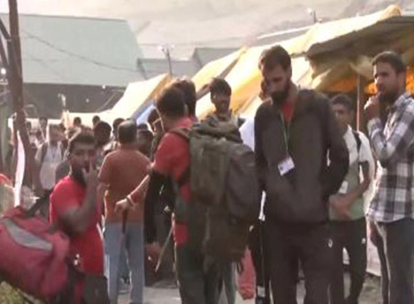 India News | J-K: First Batch of Pilgrims for Amarnath Yatra Reaches Baltal Base Camp