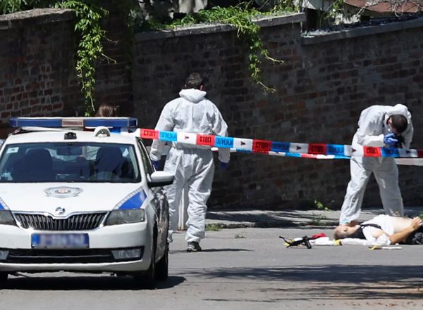 World News | Crossbow Assailant Shot Dead After Attacking Policeman Guarding Israeli Embassy in Serbia