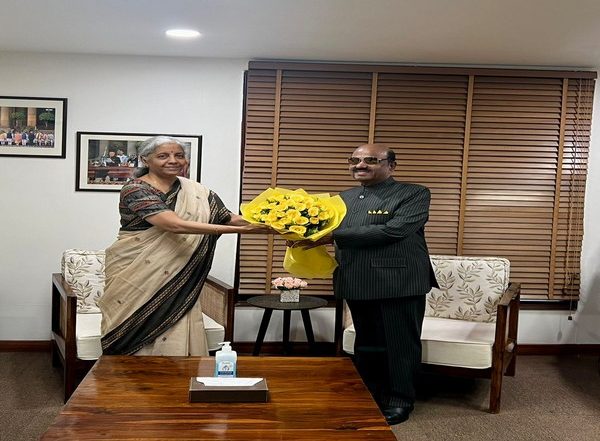 India News | West Bengal Governor CV Ananda Bose Meets FM Nirmala Sitharaman, Discusses Important National Issues